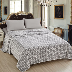 VibeCheck Ultra-Soft Aesthetic Bed Blanket – Lightweight Cozy Throw for All Seasons – Queen & King Size – Cute Printed Styles for Bedroom Glow-Up