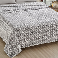 VibeCheck Ultra-Soft Aesthetic Bed Blanket – Lightweight Cozy Throw for All Seasons – Queen & King Size – Cute Printed Styles for Bedroom Glow-Up