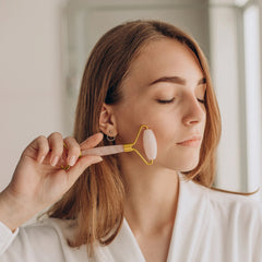 2-Piece Chill Vibes Skincare Set – Cooling Gel Eye Mask & Jade Roller for Puffiness, Relaxation & Glowing Skin